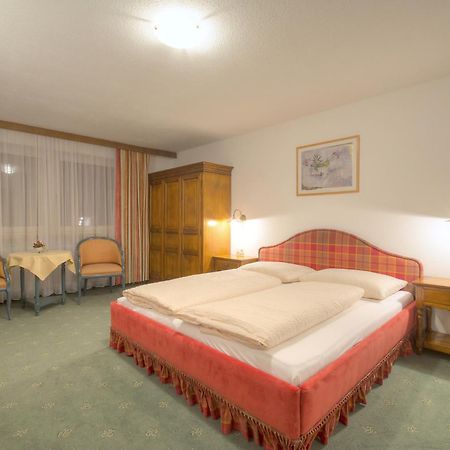 Ferienhaus Bergkristall ペットイ・アム・アールベルク エクステリア 写真