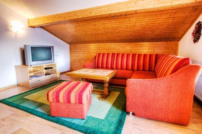 Ferienhaus Bergkristall ペットイ・アム・アールベルク エクステリア 写真